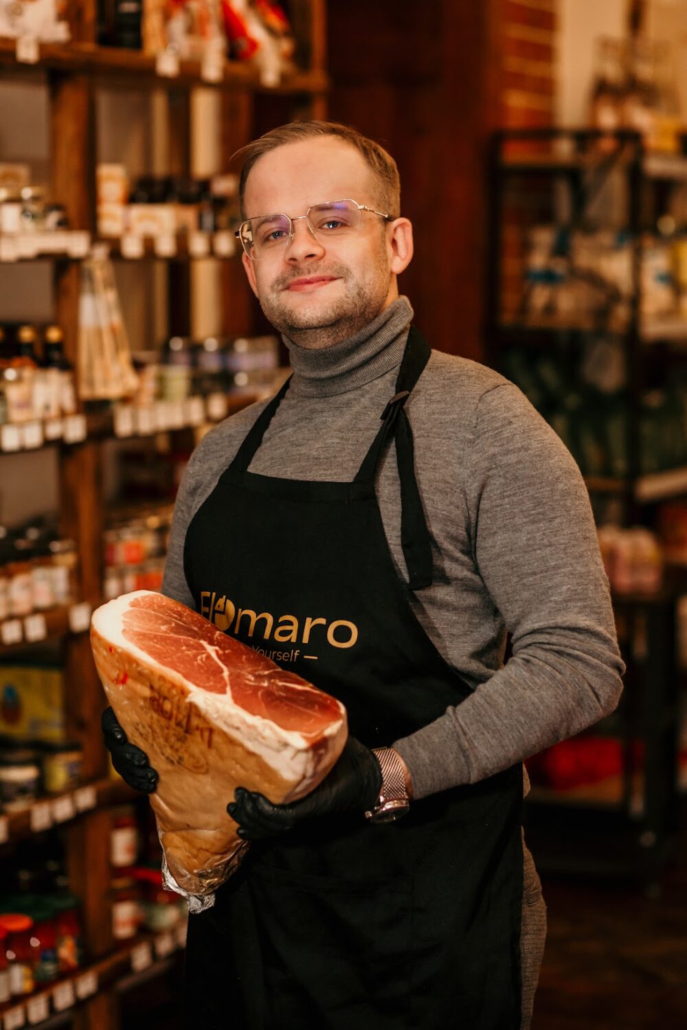 Prosciutto crudo włoska szynka dojrzewająca Emilia Romania 18 miesięczna premium