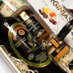 Kosz prezentowy i zestaw świąteczny dla firmy – paczki upominkowe, które budują relacje biznesowe