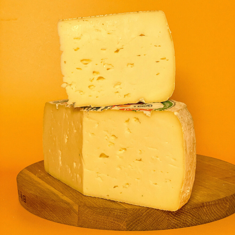 Włoski ser Toma Piemontese