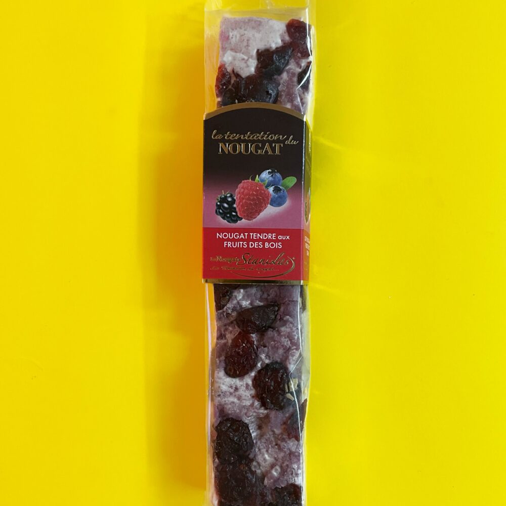 Francuski nugat z owocami leśnymi